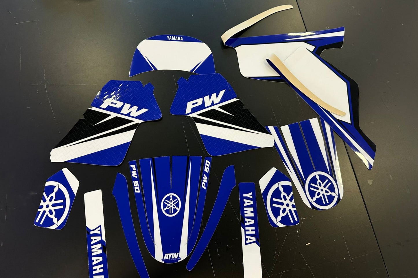 Kit déco “Race” Yamaha PW 50 Bleu (DÉSTOCKAGE)